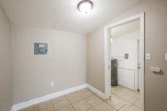1709 NW 16th Ct in Fort Lauderdale, FL - Building Photo - Building Photo