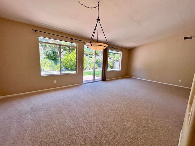 3270 Avenida Magoria in Escondido, CA - Building Photo - Building Photo