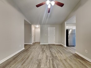 504 Edgewater Way in Mcdonough, GA - Foto de edificio - Building Photo