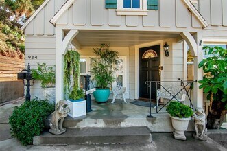 934 Highline Rd in Glendale, CA - Building Photo - Building Photo