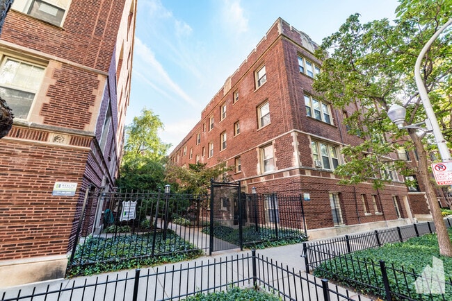 property at 517 W Brompton Ave