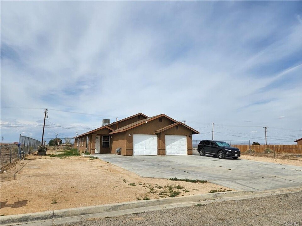 7641 Walpole Ave in California City, CA - Building Photo