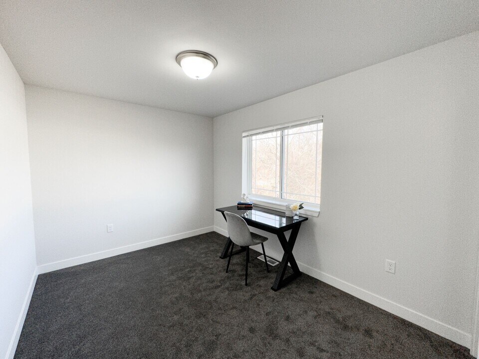 1331 N Windsor Ave in Cottage Grove, WI - Building Photo