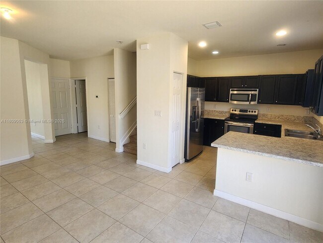 3750 SE 3rd St in Homestead, FL - Building Photo - Building Photo
