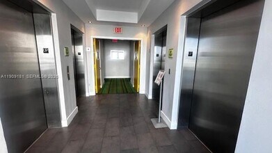 133 NE 2nd Ave, Unit 617 in Miami, FL - Building Photo - Building Photo