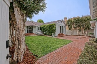 729 27th St in Manhattan Beach, CA - Building Photo - Building Photo