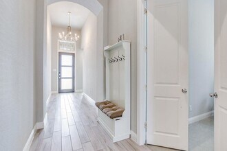 905 Lady Bird Dr in McKinney, TX - Foto de edificio - Building Photo