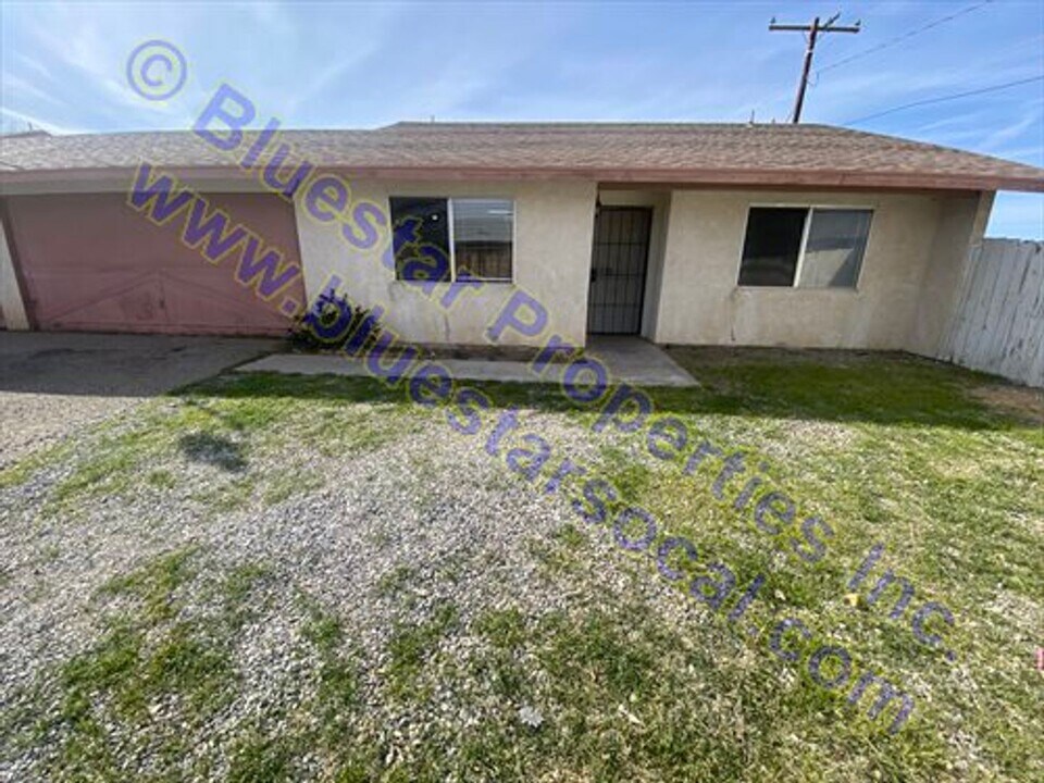 21354 Powhatan Rd in Apple Valley, CA - Building Photo