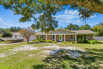 1219 Ramblewood Dr in Gulf Breeze, FL - Building Photo - Building Photo