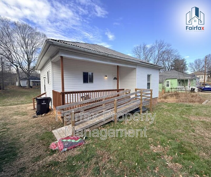 1725 Turner St in Roxboro, NC - Building Photo