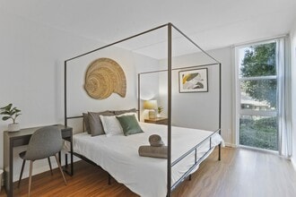 3050 Rue D’Orleans in San Diego, CA - Building Photo - Building Photo