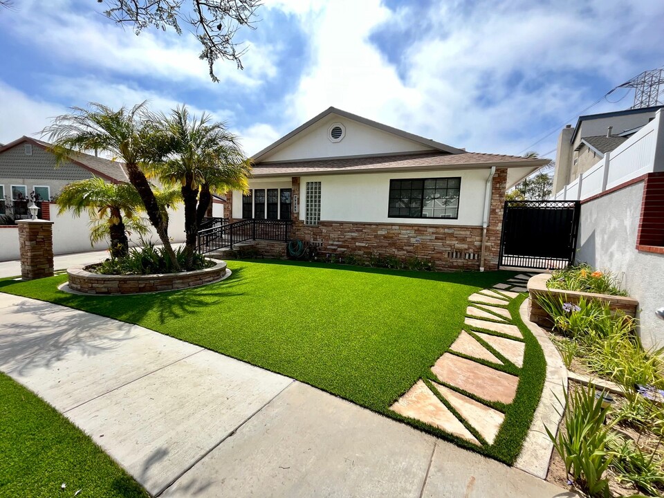 19205 Ronald Ave in Torrance, CA - Foto de edificio