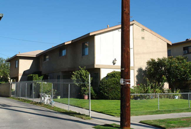 11301 Hatteras St in North Hollywood, CA - Foto de edificio - Building Photo