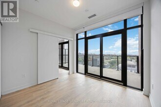 181 Sterling Rd in Toronto, ON - Building Photo - Building Photo