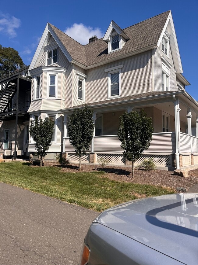 56 Terrace Ave in Naugatuck, CT - Building Photo - Building Photo