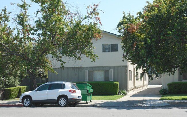 Curtner Garden Apartments in San Jose, CA - Building Photo - Building Photo