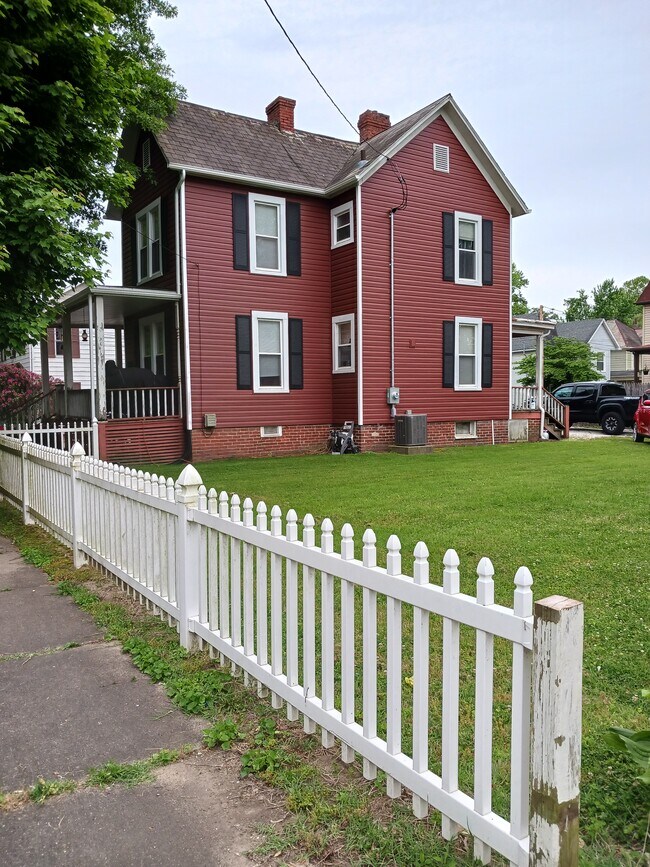 133 Warner St photo'