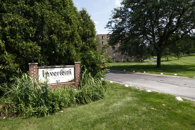 Inverleith Apartments in Palatine, IL - Building Photo - Building Photo