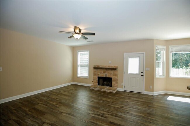1005 Landover Crossing in Suwanee, GA - Building Photo - Building Photo