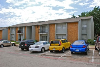 SOUTH CREST in Dallas, TX - Foto de edificio - Building Photo