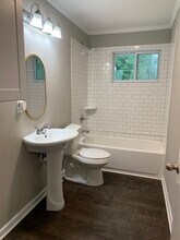 137 Baker St in Monroe, GA - Foto de edificio - Building Photo