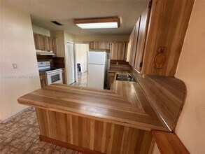 2810 SW 108th Pl in Miami, FL - Building Photo - Building Photo