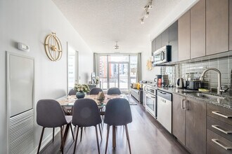 130 Eglinton Ave E in Toronto, ON - Building Photo - Building Photo