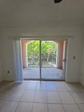 12172 Saint Andrews Pl, Unit 305 in Miramar, FL - Foto de edificio - Building Photo