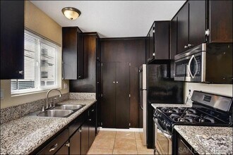 4450 Wilson Ave in San Diego, CA - Foto de edificio - Building Photo