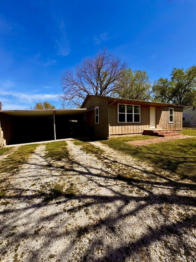 property at 803 E Greenfield St