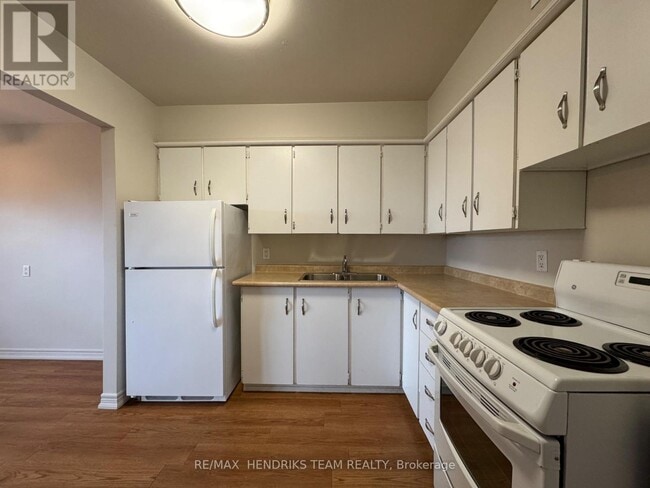 156 Fitch St in Welland, ON - Building Photo - Building Photo