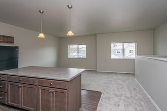 Windsor Heights Apartments in Sioux Falls, SD - Building Photo - Interior Photo