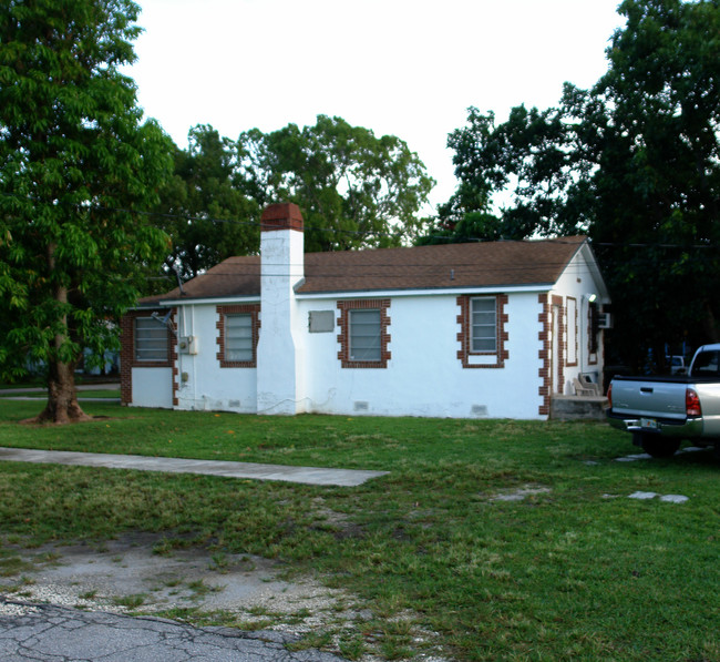 13909 NE 20th Pl in Miami, FL - Building Photo - Building Photo