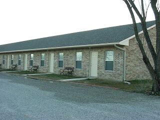 Dilley Street Apartments in Kingsland, TX - Foto de edificio
