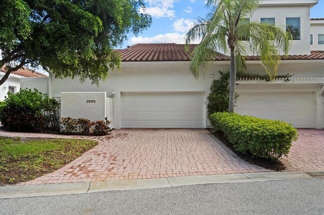 2254 Harbour Ct Dr in Longboat Key, FL - Building Photo - Building Photo