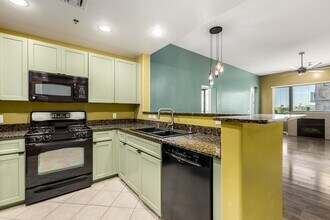 2302 N Central Ave in Phoenix, AZ - Foto de edificio - Building Photo