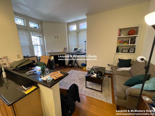 195 Commonwealth Ave, Unit 3