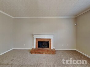 1055 Crown Landing Pkwy in Mcdonough, GA - Foto de edificio - Building Photo