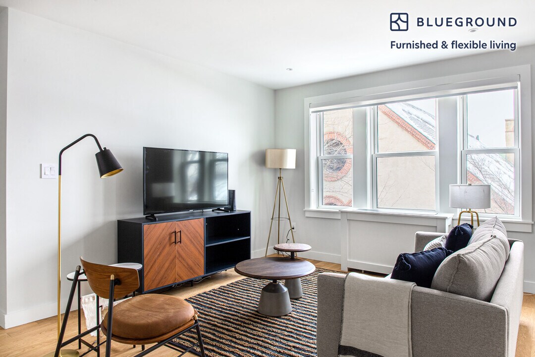 123 Highland Ave-Unit -FL4-ID337 in Somerville, MA - Building Photo