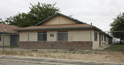 Casa Adelanto, Casa Annex and Desert Star in Adelanto, CA - Building Photo - Building Photo