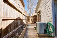 1917 Augusta Dr photo'