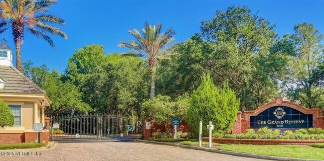property at 13810 Sutton Park Dr N
