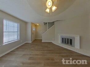 815 Wyndham Pl in Arlington, TX - Building Photo - Building Photo