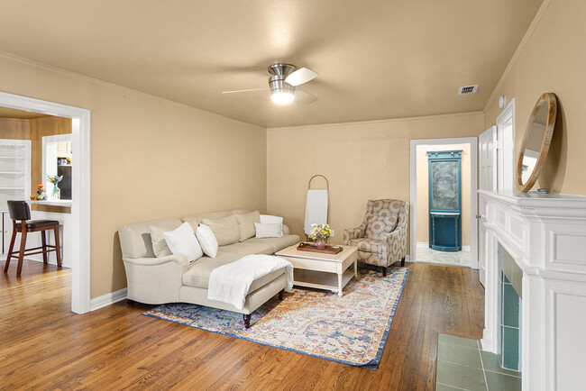 711 W 6th St in Tyler, TX - Foto de edificio - Building Photo