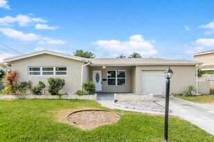 3597 NW 37th Ave in Lauderdale Lakes, FL - Building Photo