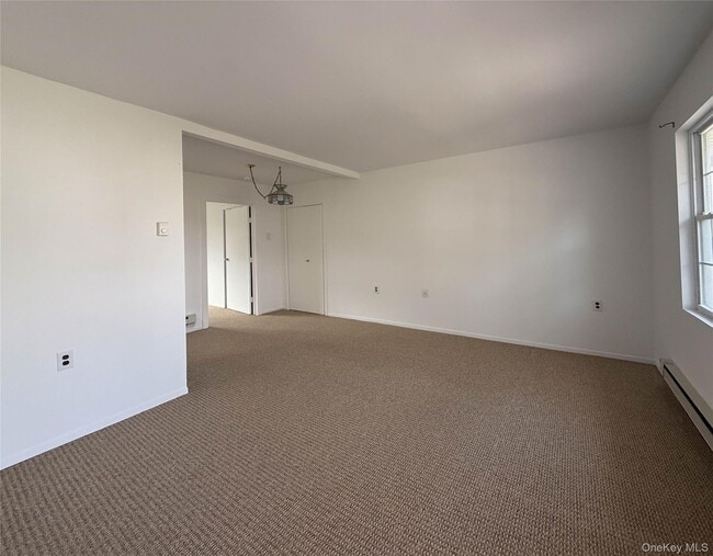 1000 9th St in Greenport, NY - Building Photo - Building Photo