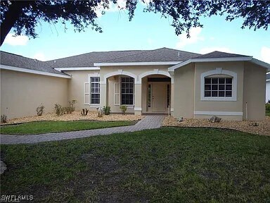 17611 Sterling Lake Dr in Ft. Myers, FL - Building Photo