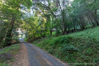 16337 Redwood Lodge Rd in Los Gatos, CA - Foto de edificio - Building Photo