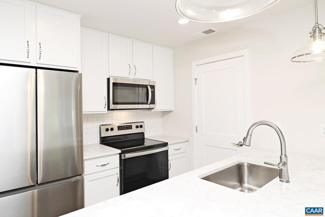 956 Belvedere Way in Charlottesville, VA - Building Photo - Building Photo