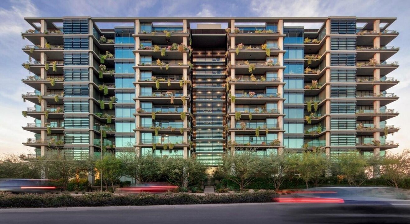 7120 E Kierland Blvd in Scottsdale, AZ - Building Photo